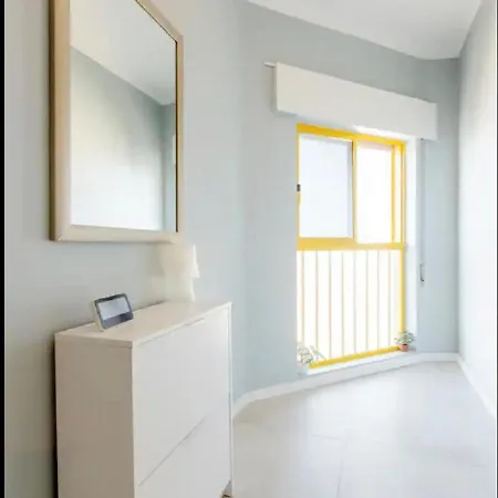 Apartment Cozy And Sunny Coastal Escape With Stunning Views *