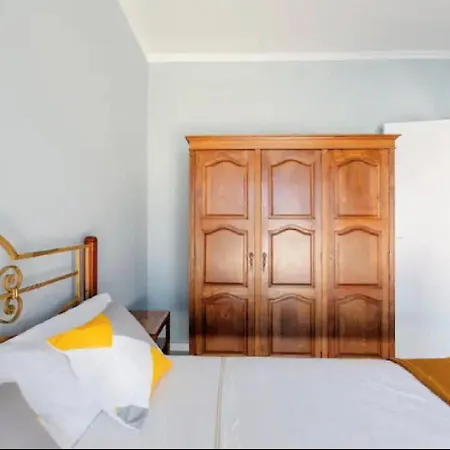 Apartment Cozy And Sunny Coastal Escape With Stunning Views Quarteira
