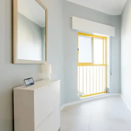 Cozy And Sunny Coastal Escape With Stunning Views Apartment *